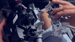 Reparación y mantenimiento de cerraduras y mandos de vehículos